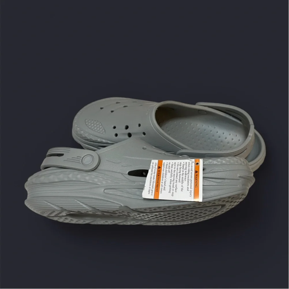 CROCS Off Grid Clog Light Gray Unisex M8 W10